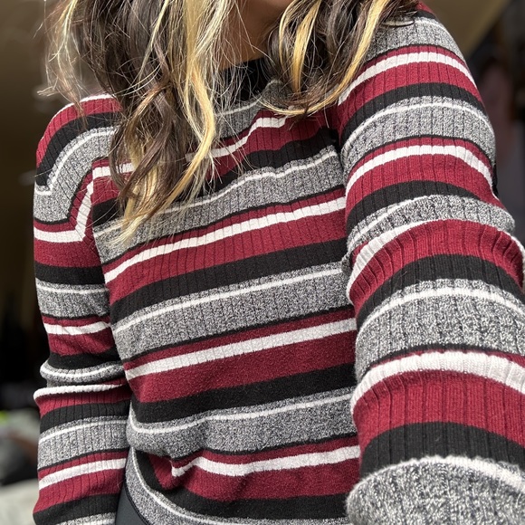 divided maroon gray black white striped lightweight cropped sweater top large - Picture 3 of 4